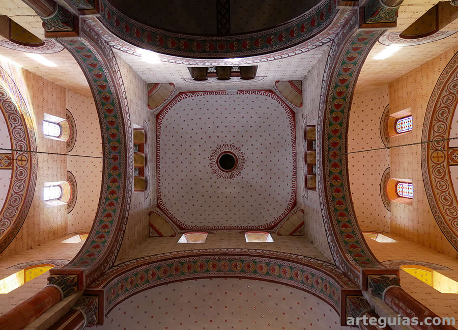 Crucero con su c&uacute;pula