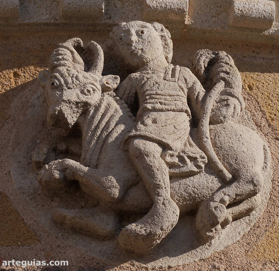 Signo del zodiaco representado en la cabecera de la iglesia de Issoire