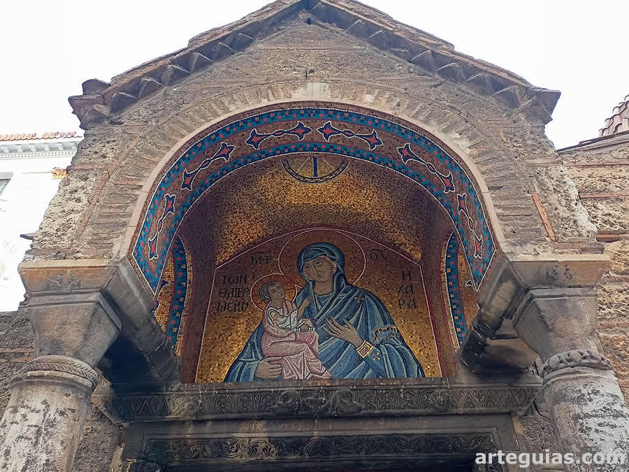 Mosaico del t&iacute;mpano de la puerta. Siglo XX