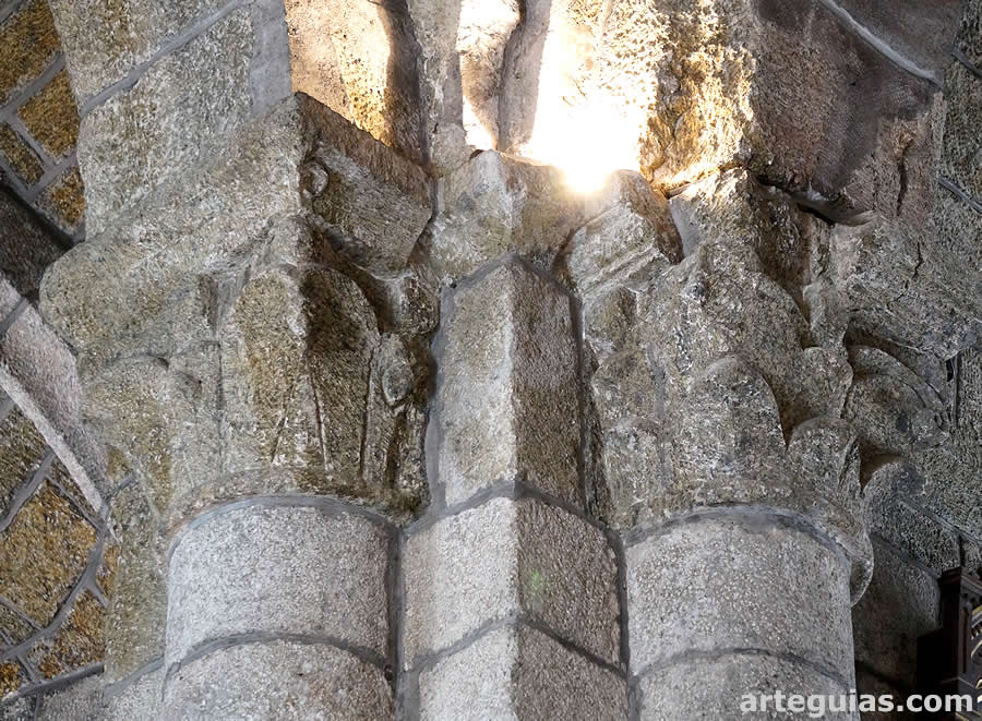Columnas rom&aacute;nicas interiores