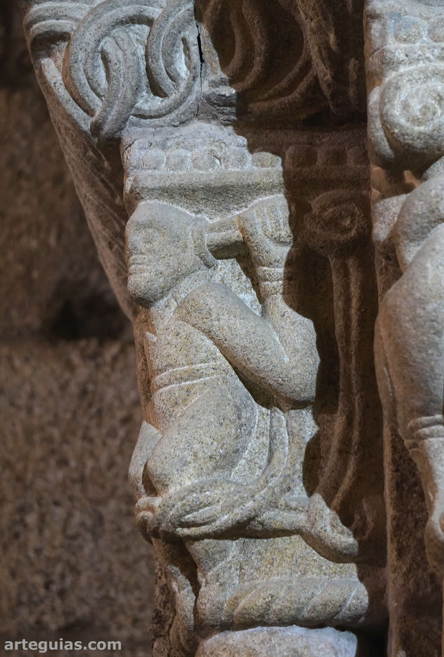 Capitel del arco triunfal