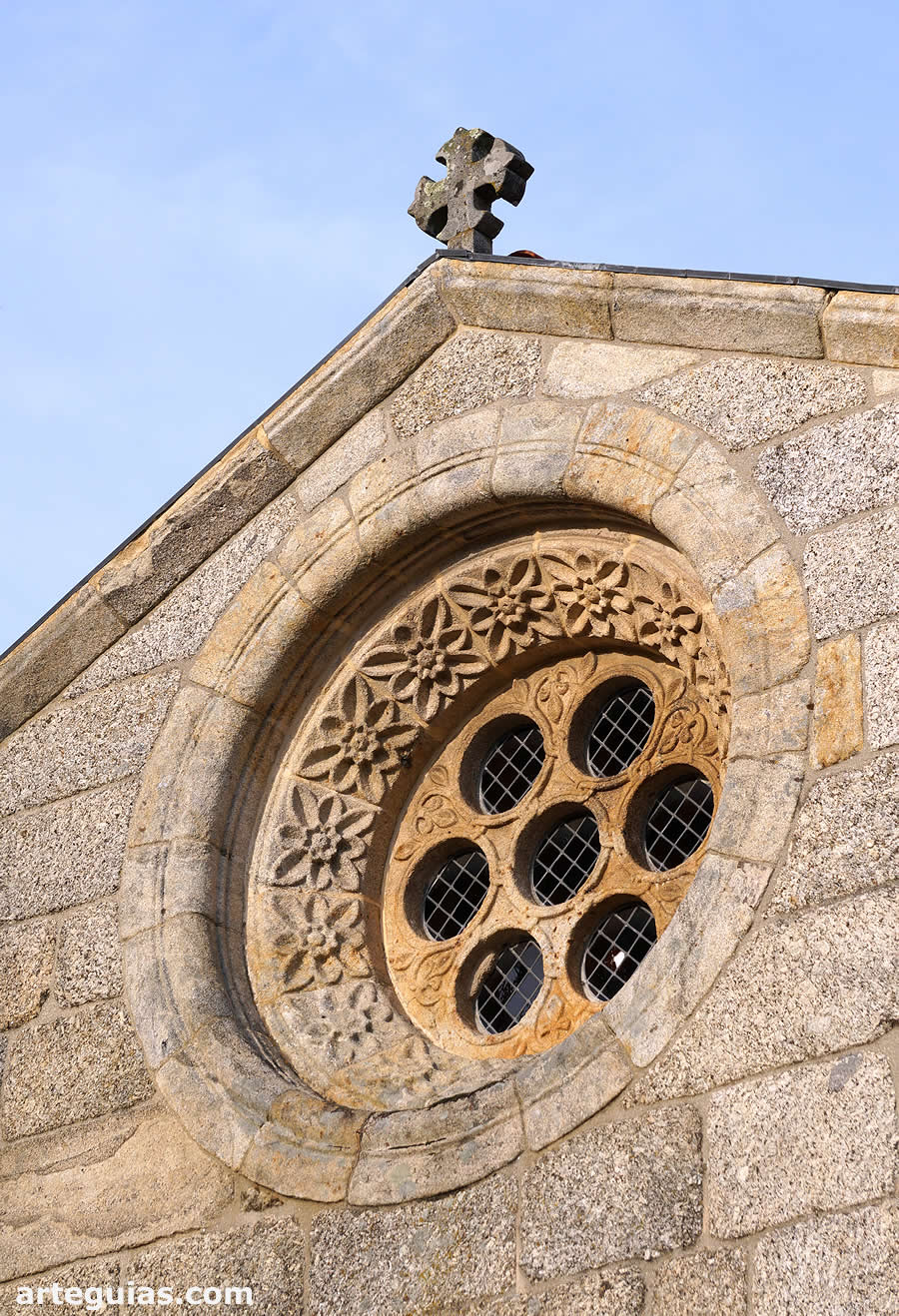 Roset&oacute;n y antefija