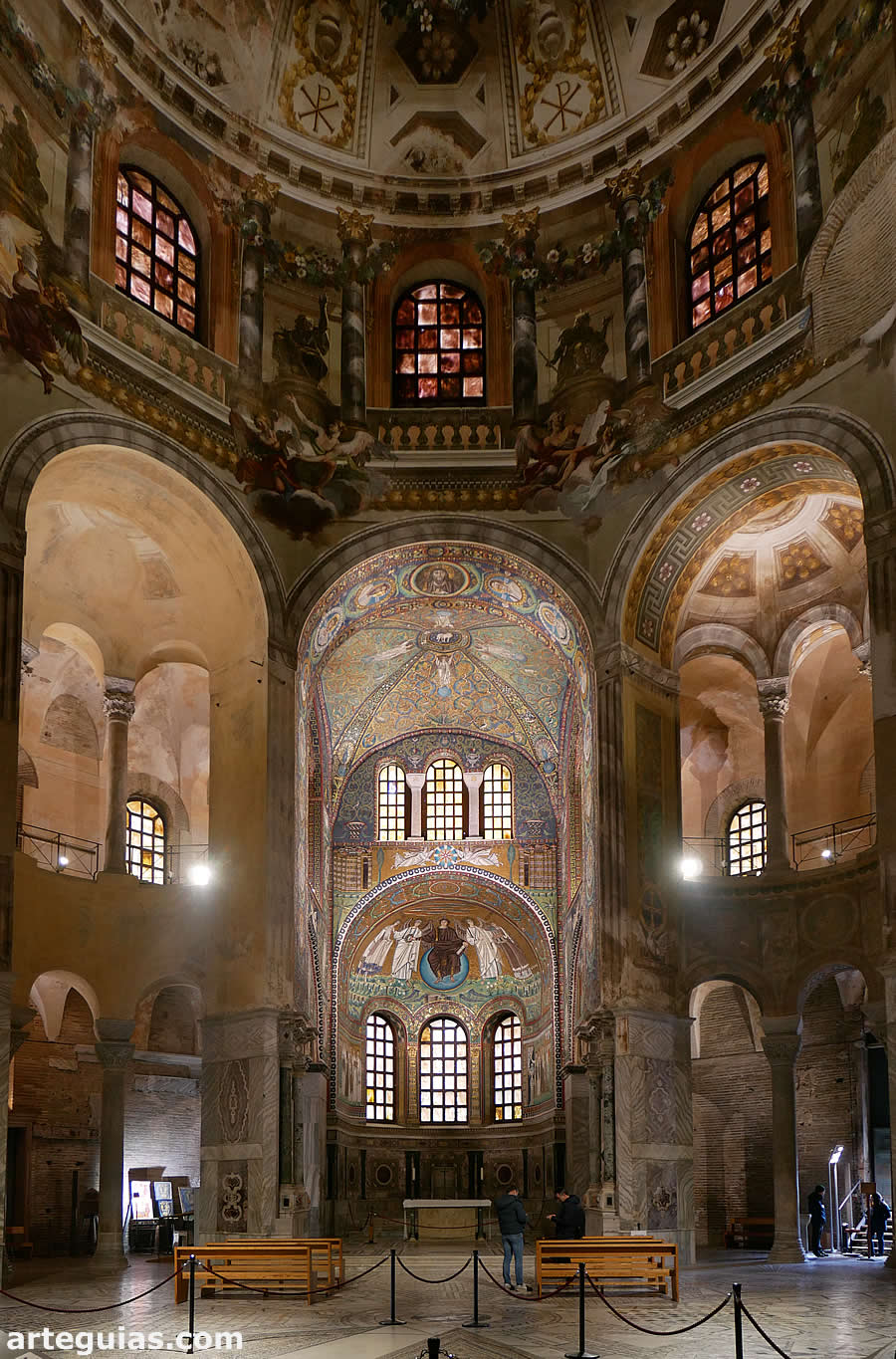 Aspecto majestuoso de San Vital de R&aacute;vena