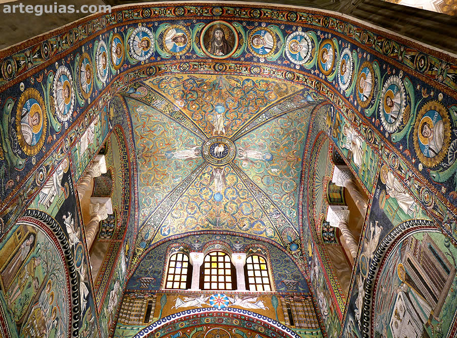 Cabecera de San Vital recubiertos con maravillosos mosaicos bizantinos