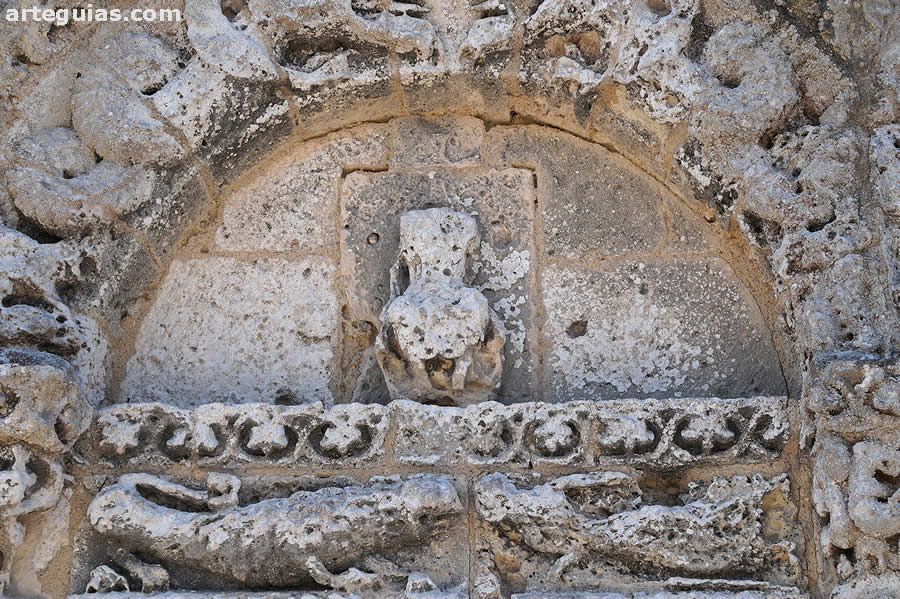 T&iacute;mpano del arco este