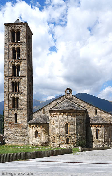 Iglesia de Sant Climent de Ta&uuml;ll, Lleida: cabecera y torre campanario
