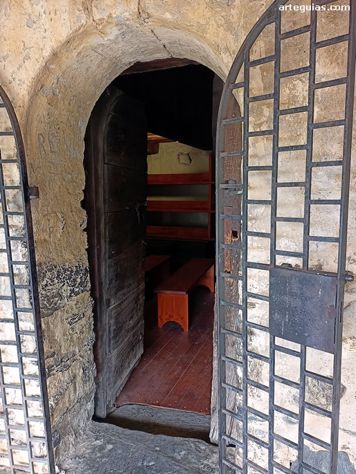 Puerta de la Iglesia de Sant Serni de Nagol