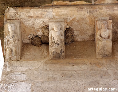 Canecillos con oficios