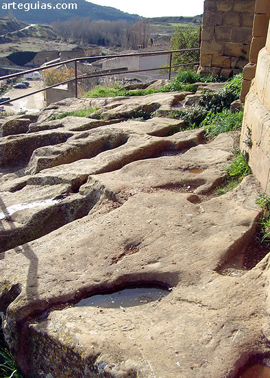 Necr&oacute;polis medieval