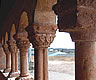 Galer&iacute;a porticada de la iglesia de Andaluz, Soria