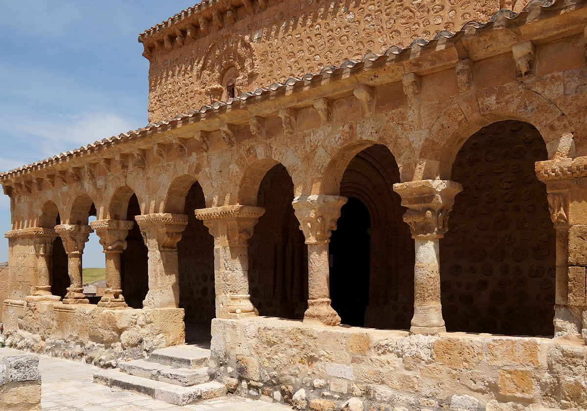 Pórtico románico