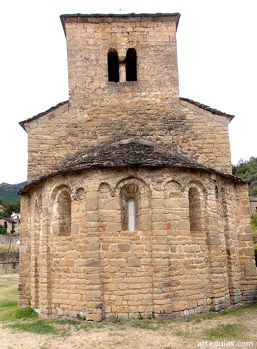iglesia de San Caprasio de Santa Cruz de la Seros, Huesca. Desde el este