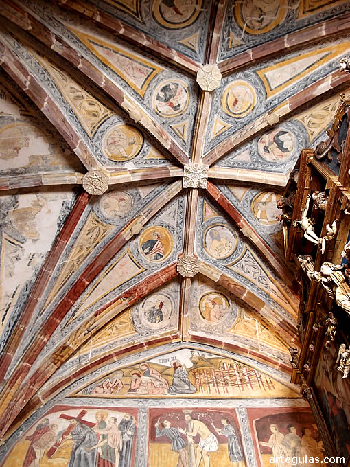 Bóveda de crucería estrellada de la cabecera gótica