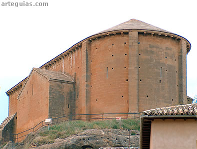 Exterior de la iglesia de San Juan de Uncastillo desde el sureste