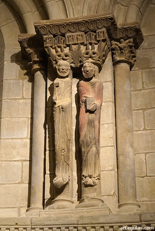Detalle escult&oacute;rico de la iglesia de San Mart&iacute;n de Uncastillo