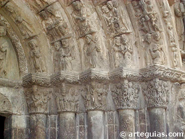 Capiteles de la portada y arranque de las arquivoltas