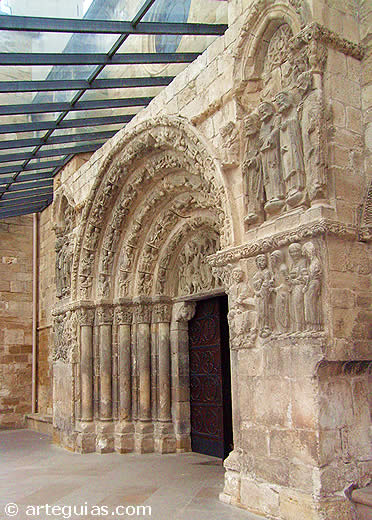 Fachada norte de San Miguel de Estella