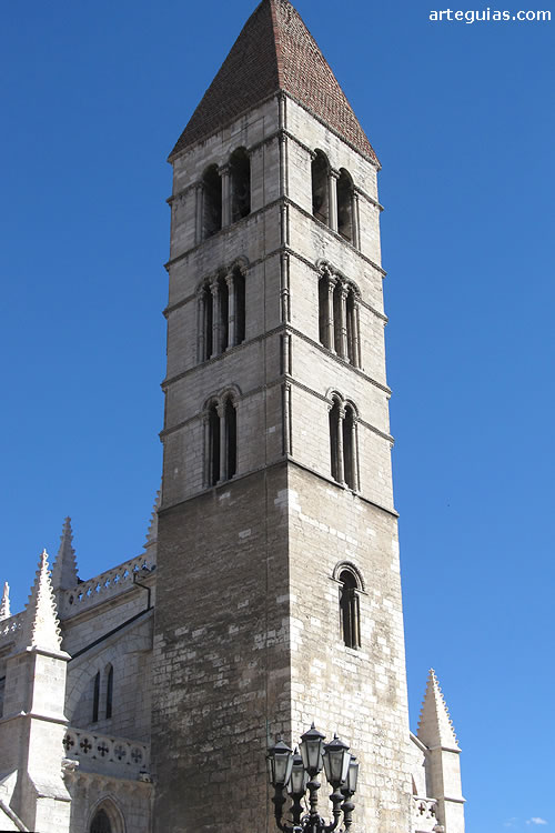 Torre rom&aacute;nica