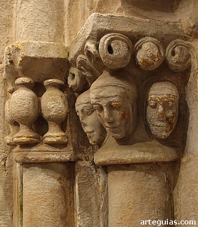 Las Tres Mar&iacute;as con su ung&uuml;entarios