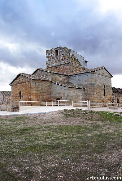 La iglesia desde el noreste