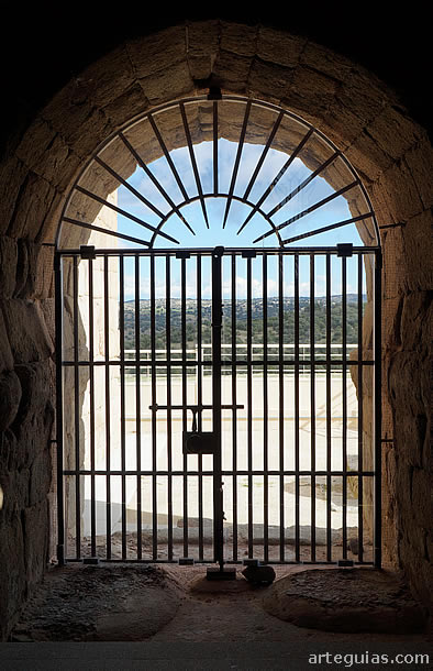 Arco de la capilla o sacrist&iacute;a sur desaparecida