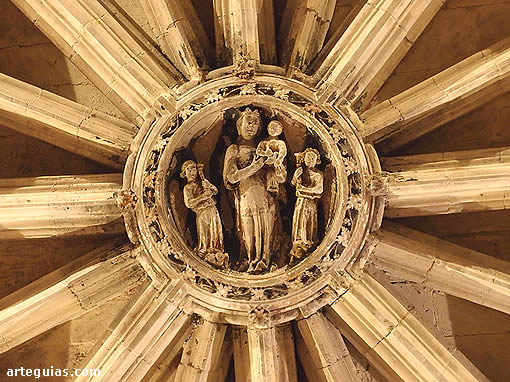 Clave de la b&oacute;veda del coro