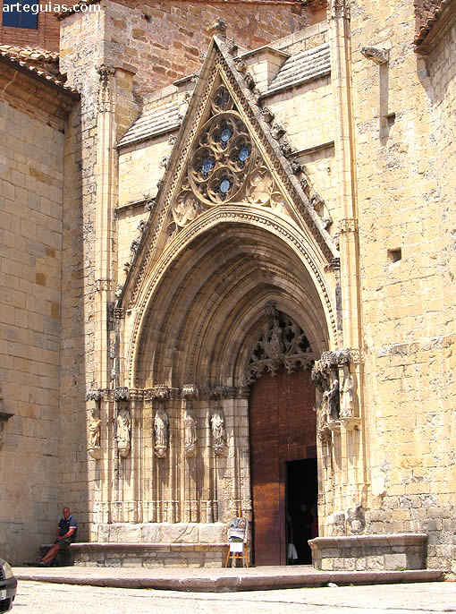 Puerta izquierda del muro meridional