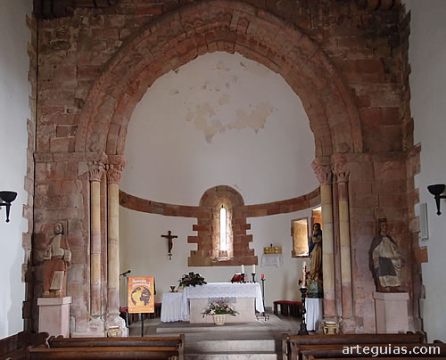 Interior de Santa Mar&iacute;a de Narzana