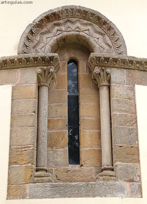 Ventanal del &aacute;bside