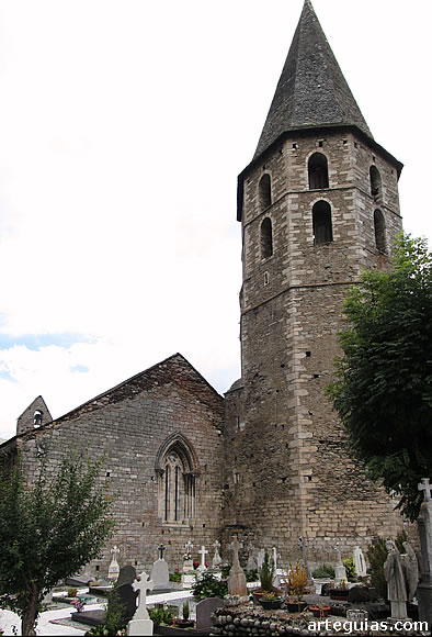 Fachada oeste y torre de la iglesia de Sant Andreu de Salard&uacute;, Lleida