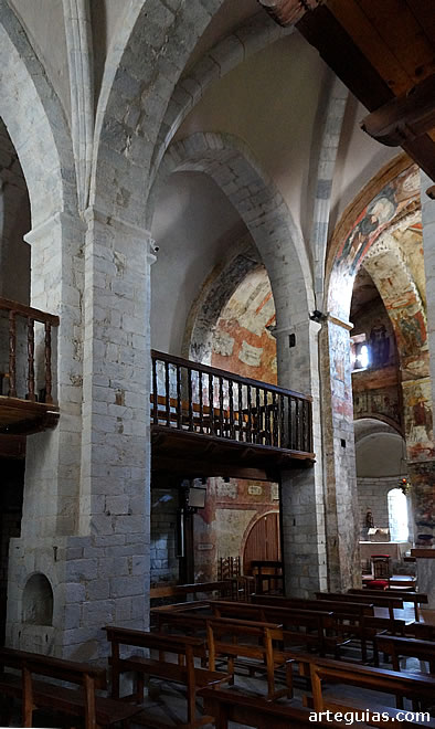 Interior de la Iglesia de Sant Andreu de Salard&uacute;