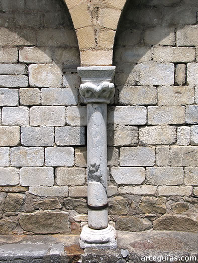 Columna de la arquer&iacute;a mural
