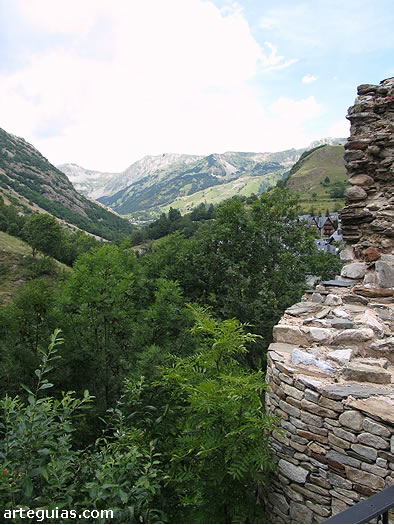 Vistas del Valle de Ar&aacute;n desde Salard&uacute;