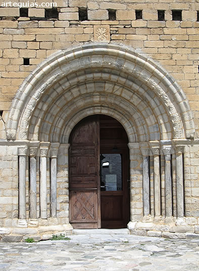 Puerta en el muro sur