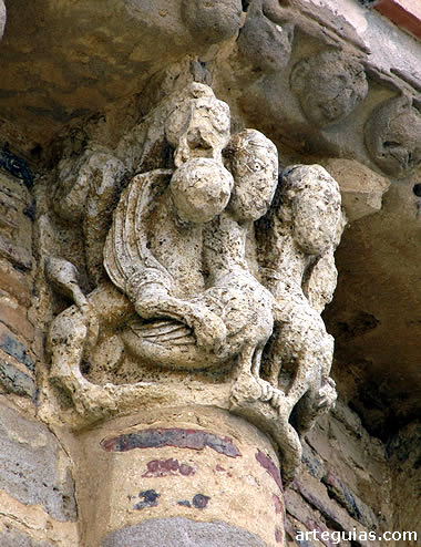 Capitel con figuras zoomorfas