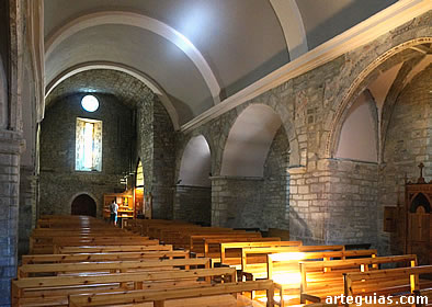 Interior de la Iglesia Sant Miqu&egrave;u de Vielha