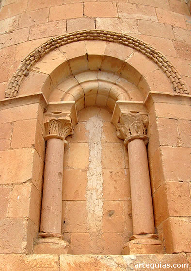 Ventanal del &aacute;bside