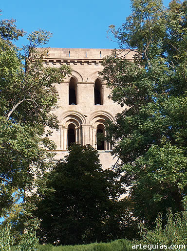 La torre abacial se&ntilde;ala la localizaci&oacute;n de Santa Mar&iacute;a de los Reyes de Laguardia