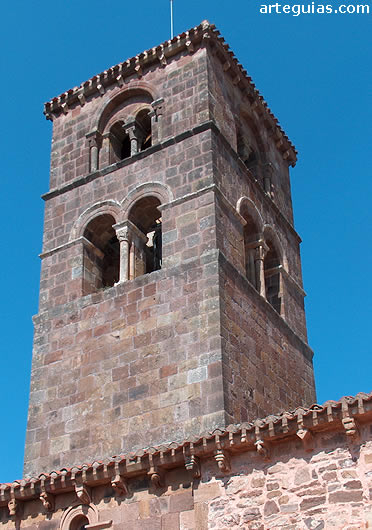 Campanario rom&aacute;nico