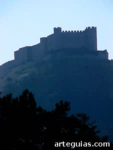 Castillo de El Cid, desde las calles de Jadraque