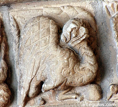 Drag&oacute;n de la iglesia de Cerezo de R&iacute;o Tir&oacute;n