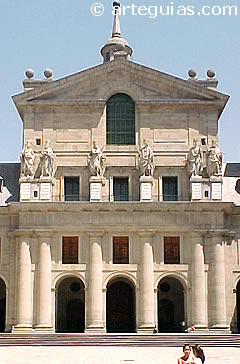 Fachada de la iglesia del Monasterio del Escorial