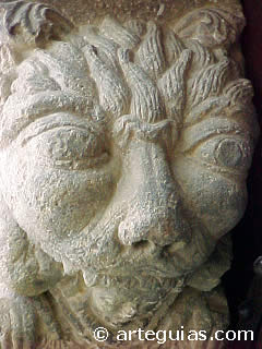 Le&oacute;n representando al "Guardi&aacute;n del Templo"