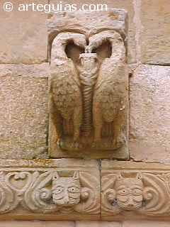 Canecillo de Santib&aacute;&ntilde;ez del R&iacute;o