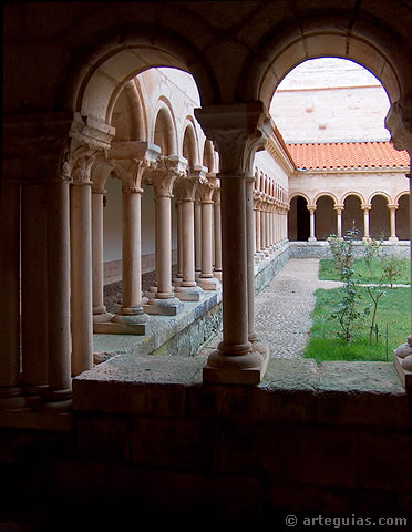 Claustro del monasterio de Villamayor de los Montes