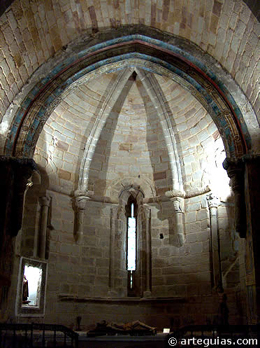 Ventanal interior de San Gil. Atienza