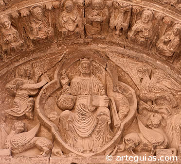 T&iacute;mpano de la portada de la iglesia de la Magdalena. Tudela