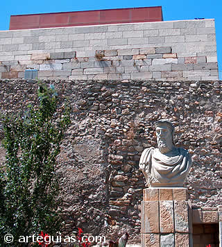 Castillo de Cartagena con el busto de Asdr&uacute;bal