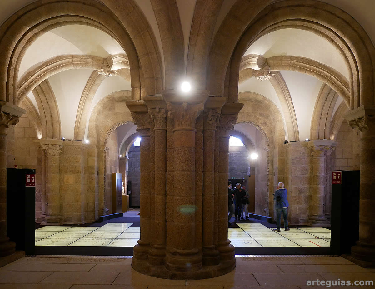Cripta bajo el Pórtico de la Gloria