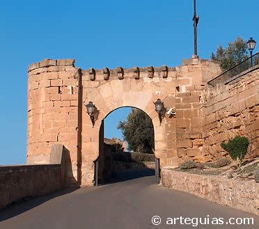 Entrada al recinto del castillo